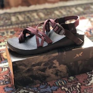 Chacos - burgundy double strap - great condition!!